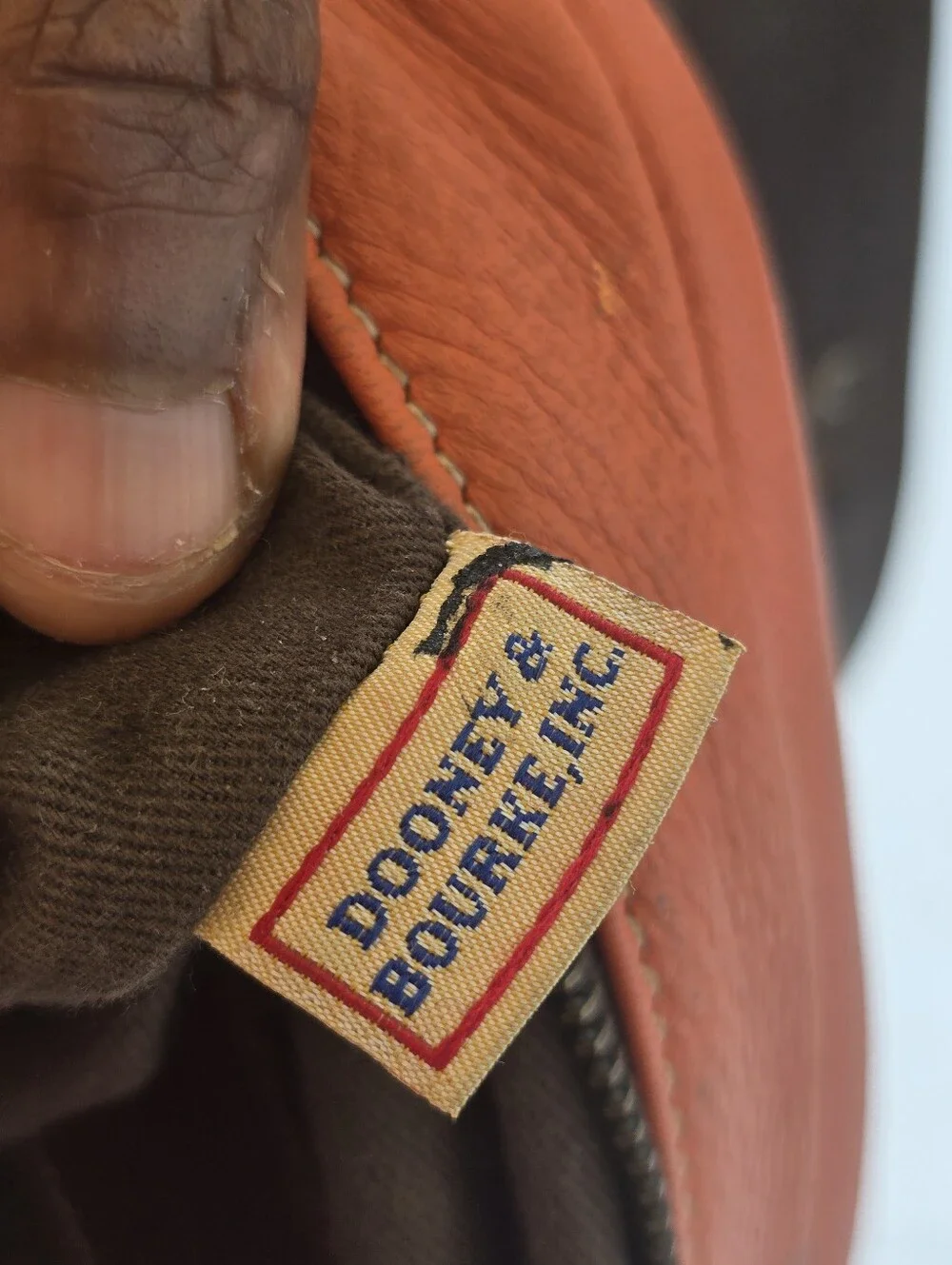 Dooney & Bourke Italy Leather Crossbody Messenger Bag Vintage Old Money Y2k